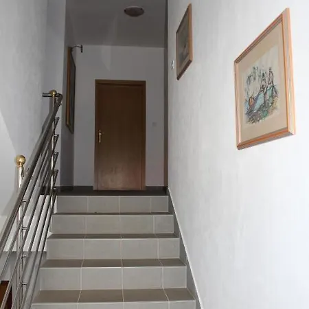 Gostinjska kuća Paula Starigrad Paklenica
